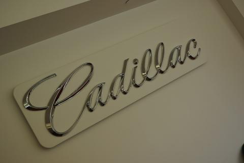 Новый Cadillac Lyriq-V получил доработанную дверцу зарядного порта
