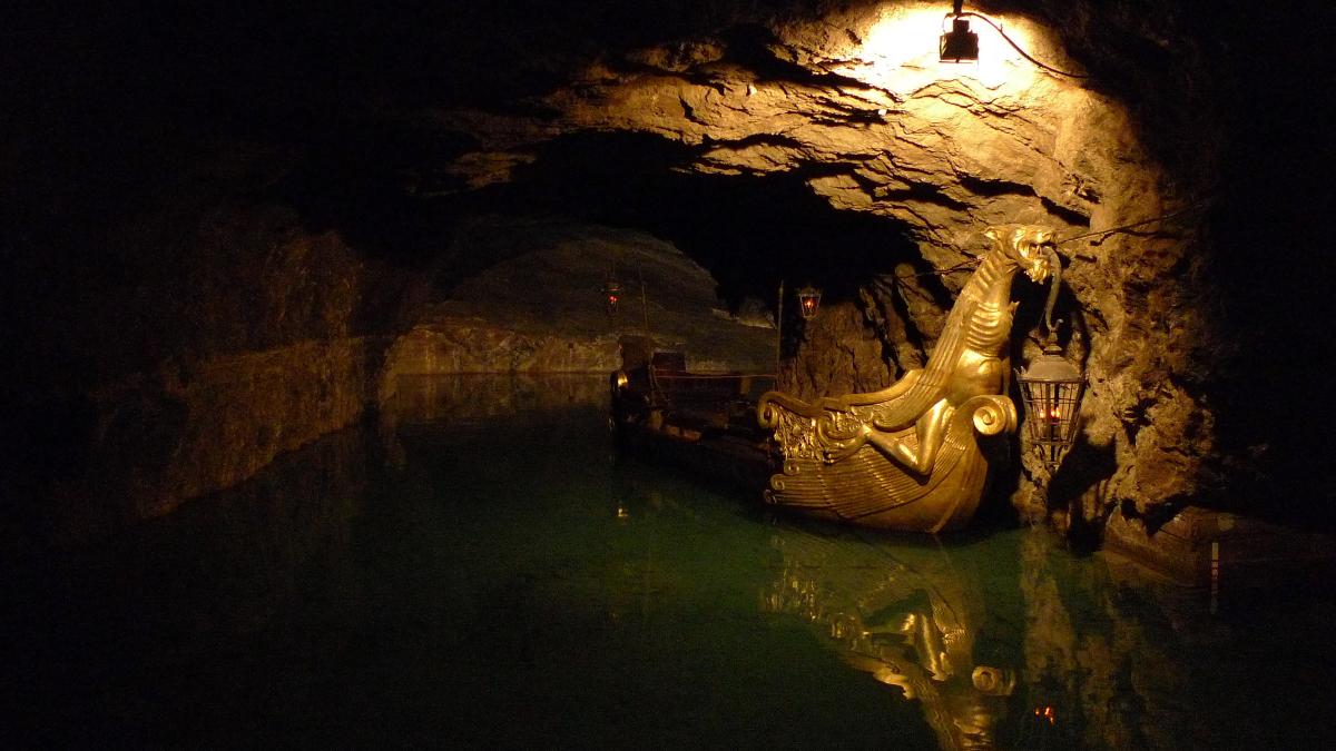 Подземное озеро