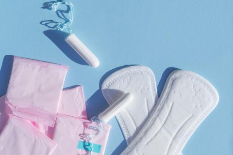 Тонкие прокладки с гелевым слоем обеспечивают высокую впитываемость — гинеколог