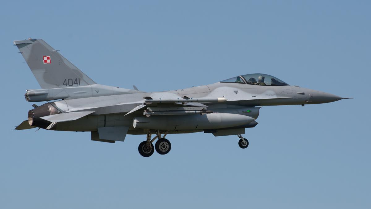 F-16 истребитель F-16 истребитель