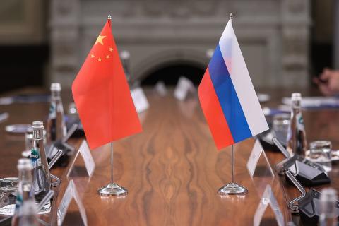 Цуэй Хэн: Китай и Россия поддерживают международную систему на основе ООН