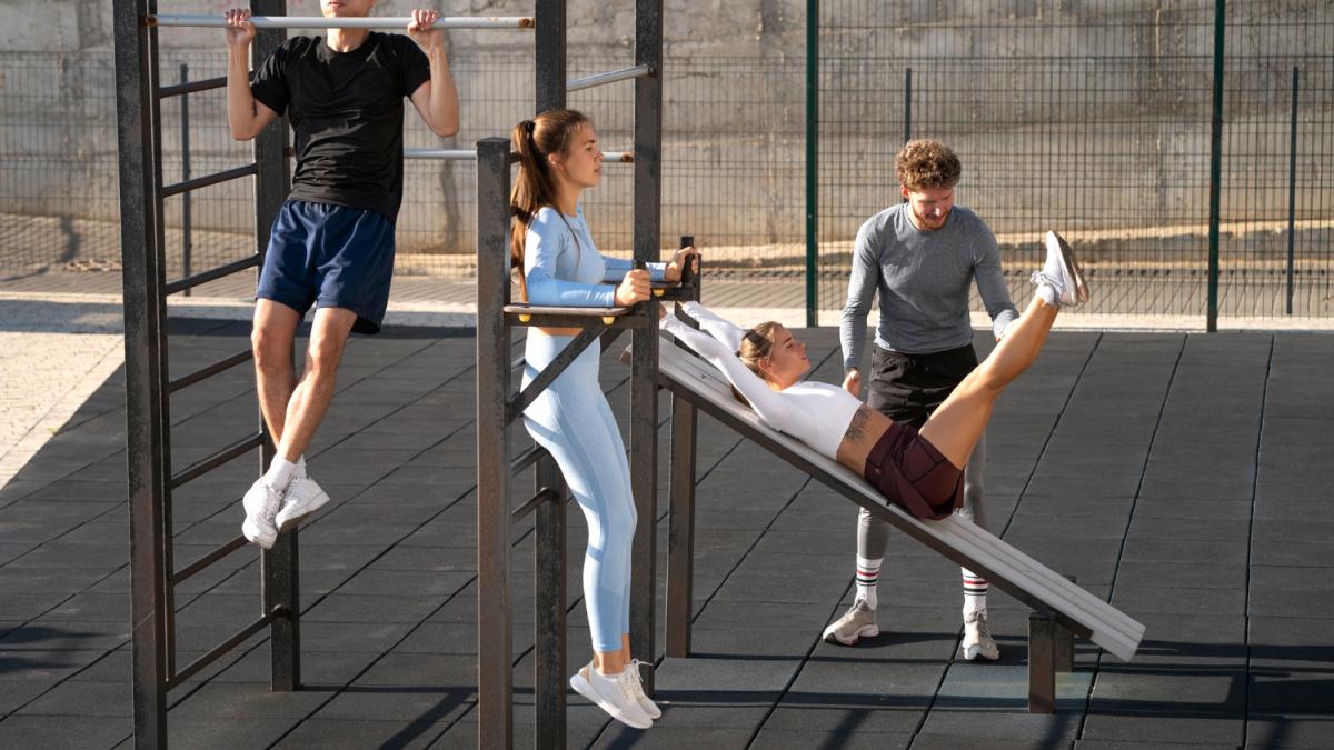 Уличные тренеровки