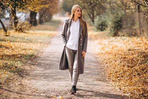 Модная девушка осенью