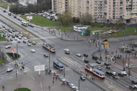 Когда можно ехать прямо с полосы для поворота: разъяснение инспектора ДПС
