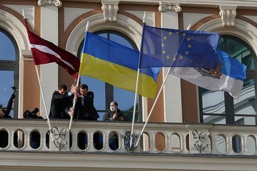 Кредиторы требуют от Киева выплаты по госдолгу