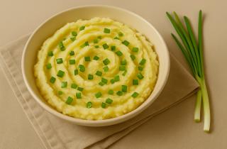 Взбивание венчиком насыщает пюре воздухом и делает его на 25% объёмнее