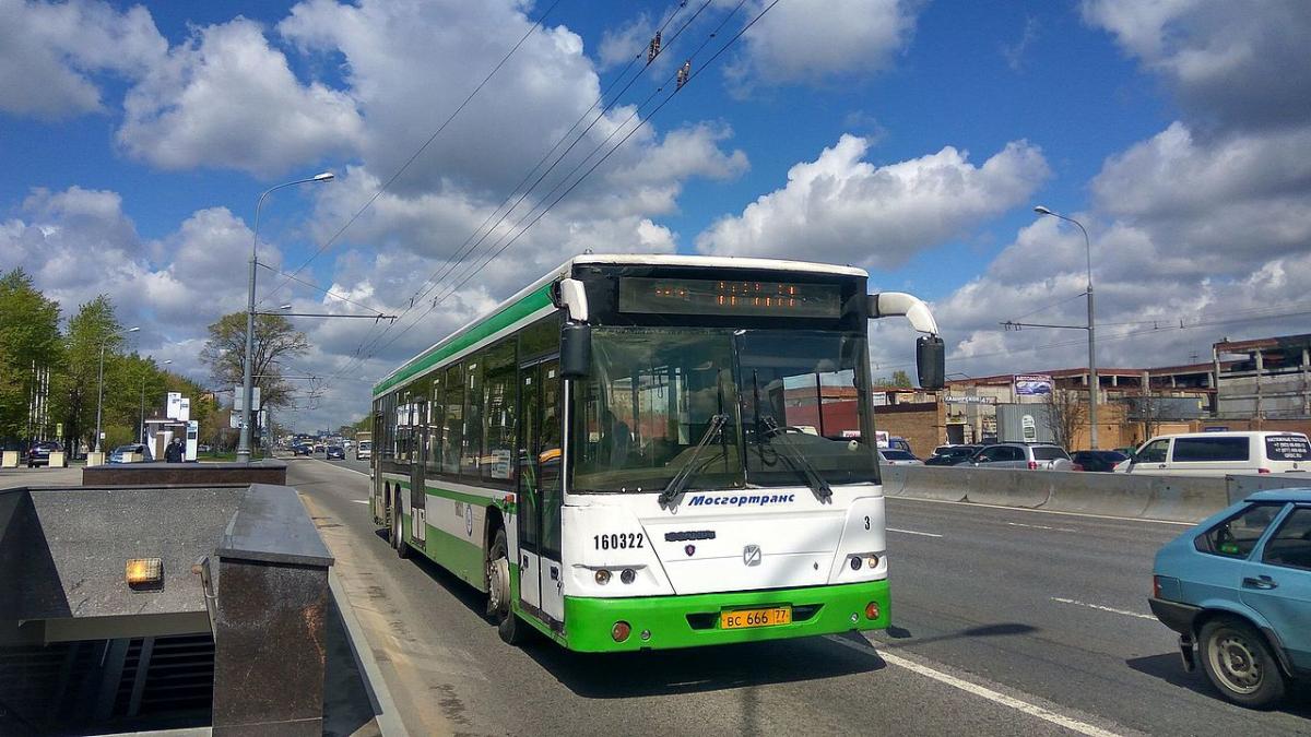 Автобус ГолАЗ-6228 в Москве