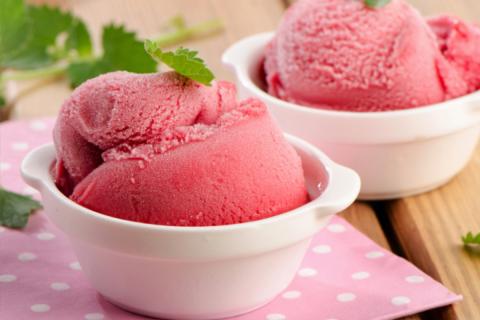 Рецепт сорбета от шефа Guerrilla Ice Cream: жасминовый чай, лепестки роз и сок лайма