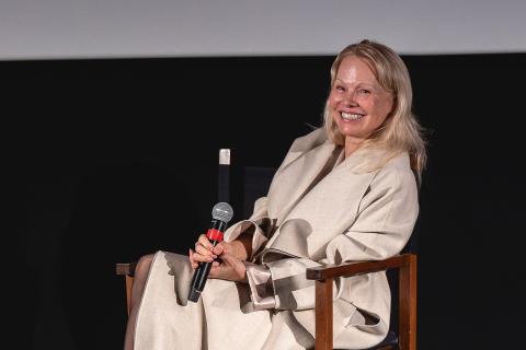 Актриса Памела Андерсон заявила, что отказ от макияжа дал ей больше свободного времени Актриса Памела Андерсон заявила, что отказ от макияжа дал ей больше свободного времени