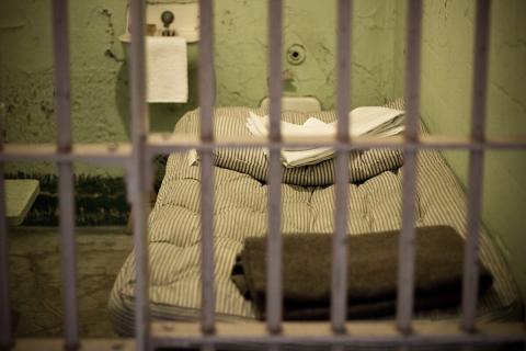 В Хабаровском крае заключённый выманил деньги у женщин через сайт знакомств суд