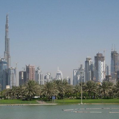 Застрявших из-за наводнения в Дубае туристов туроператоры размещают в гостиницах