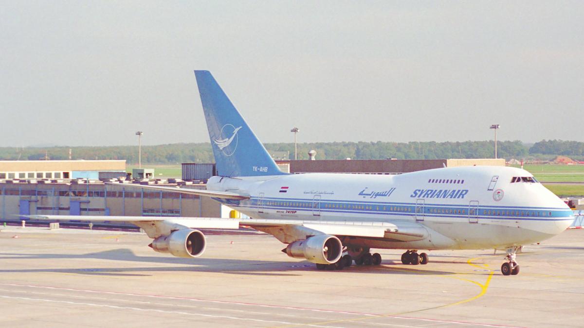 Syrian Air Boeing 747SP-94; YK-AHB@FRA;10.10.1995 (5470989251)