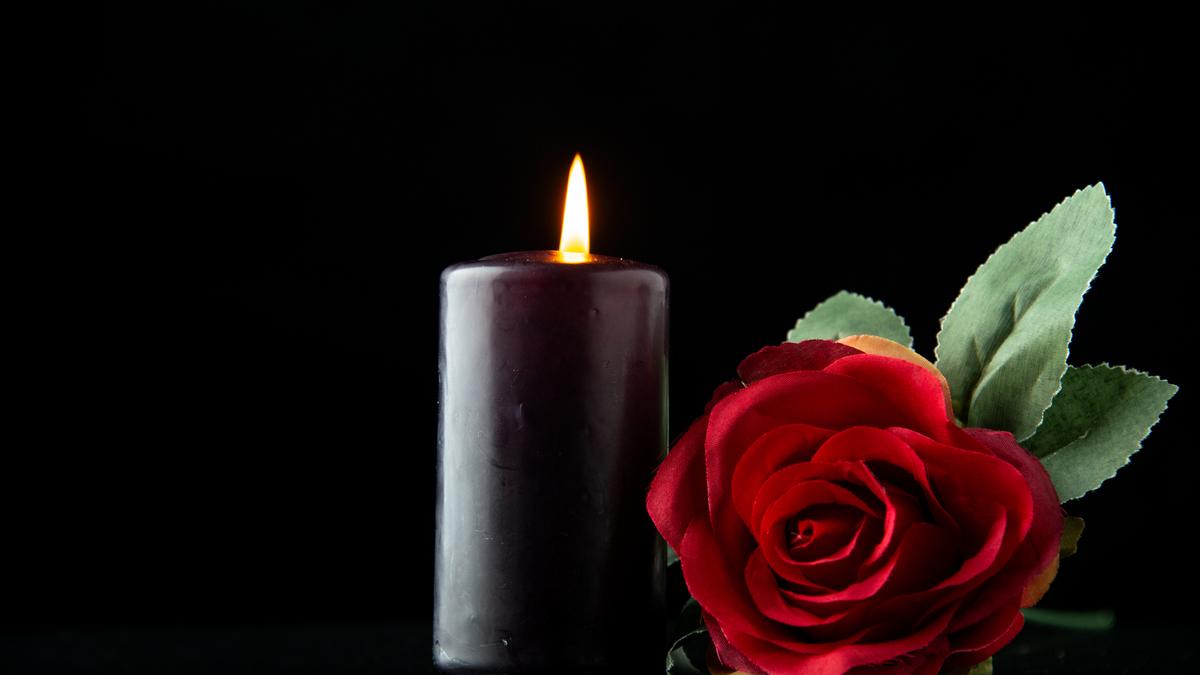 Свеча и роза