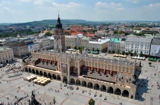 Главная площадь Кракова — одна из крупнейших средневековых площадей Европы