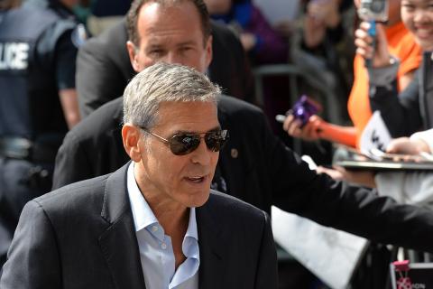 TMZ: Джордж Клуни назвал обвинения в связях с Эпштейном  TMZ: Джордж Клуни назвал обвинения в связях с Эпштейном