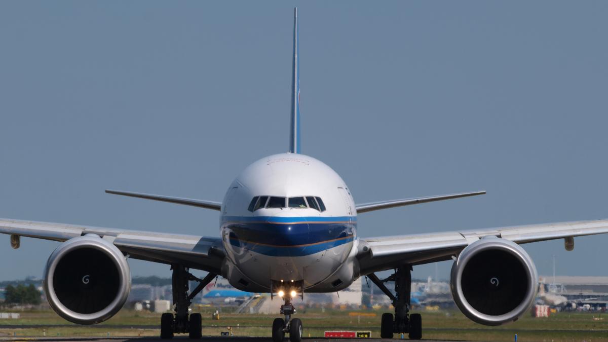 B-2071 China Southern Airlines Boeing 777-F1B - cn 37309, taxiing 21july2013 pic-001 B-2071 China Southern Airlines Boeing 777-F1B - cn 37309, taxiing 21july2013 pic-001