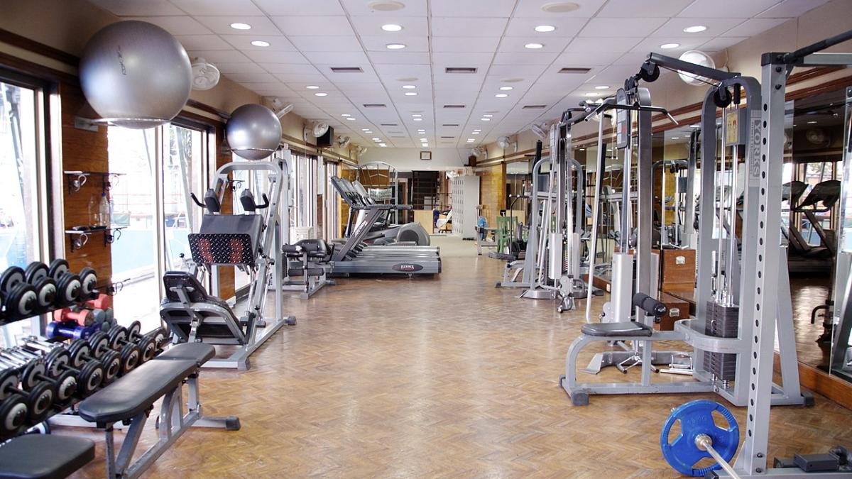 Оборудование в тренажерном зале