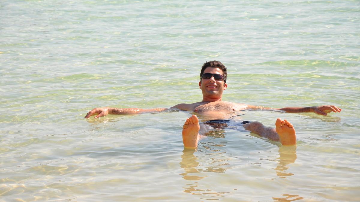 Мужчина в море Мужчина в море