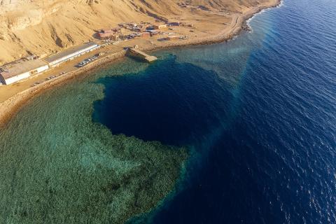 Голубая дыра в Белизе подтверждает древнее происхождение известняковых пещер — исследования Университета Гёте