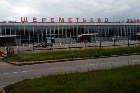 Шереметьево перенес 28 рейсов из-за сильной грозы в Москве