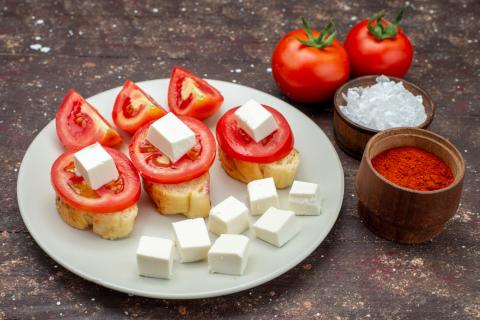 Тофу с хрустящими овощами и тахини: простой и вкусный ужин