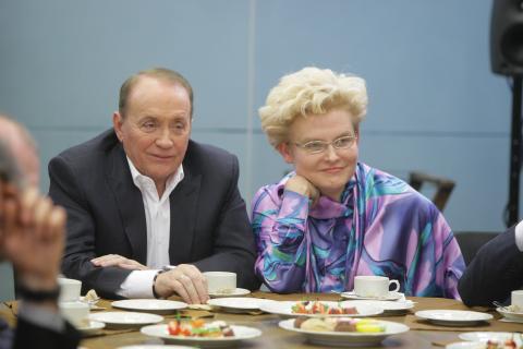 Елена Малышева предупредила о рисках беременности после 30 лет