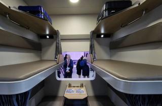 РЖД представила макет плацкарта с увеличенными полками