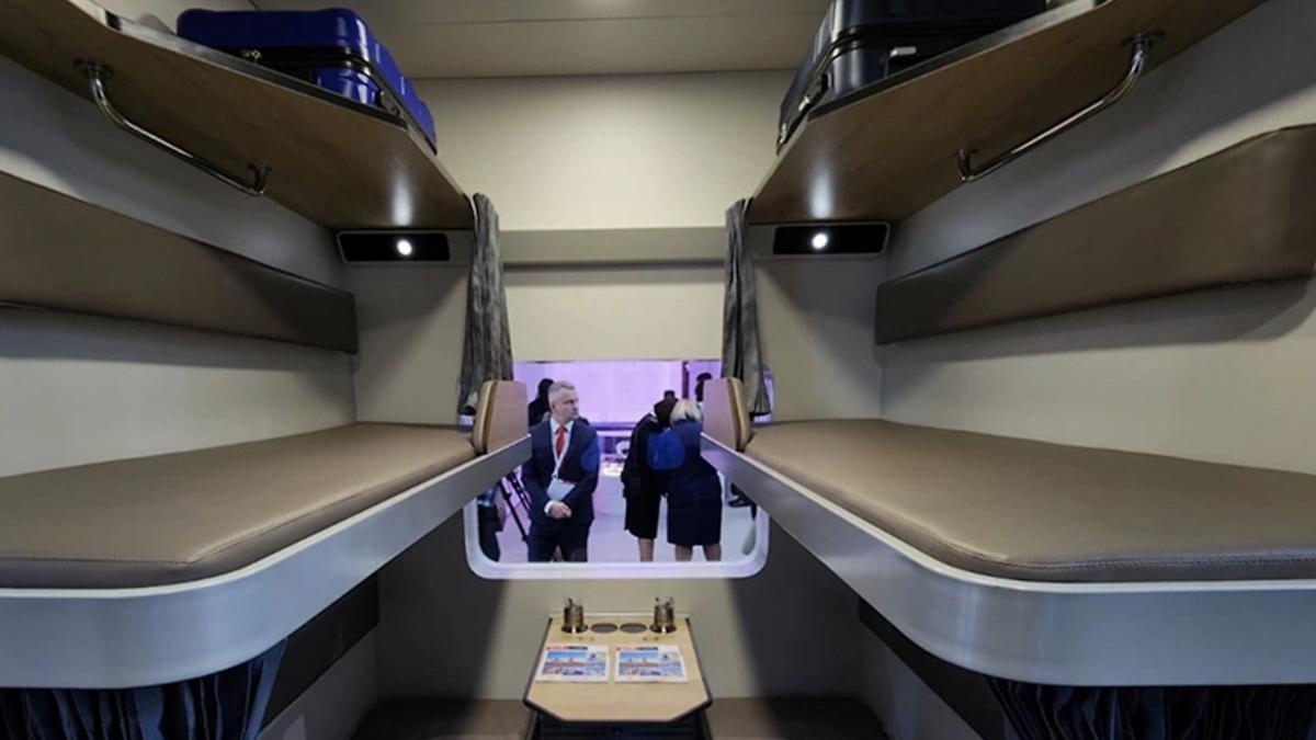 Новый плацкарт с длинными и широкими полками