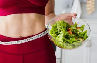 Средиземноморская диета и физическая активность помогают поддерживать метаболизм после 45 лет