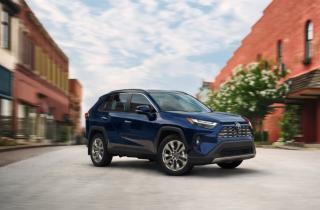 Японский кроссовер Toyota RAV4 занял первое место в мировых продажах