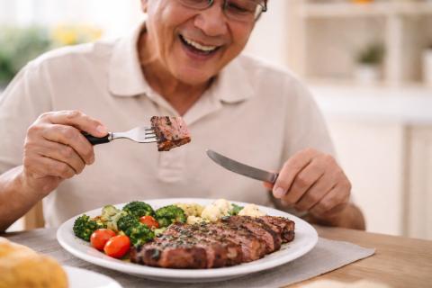 Вес стоит на месте, а кожа блекнет: привычный график еды незаметно разрушает внешность