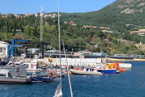 В петербургском метро открыли фотовыставку к 100-летию Артека