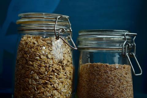 Как хранить продукты, чтобы защитить их и не привлекать насекомых