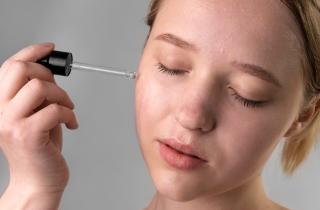 Хейли Голдбах: мелазма — не болезнь печени, а гормонально-индуцированная пигментация