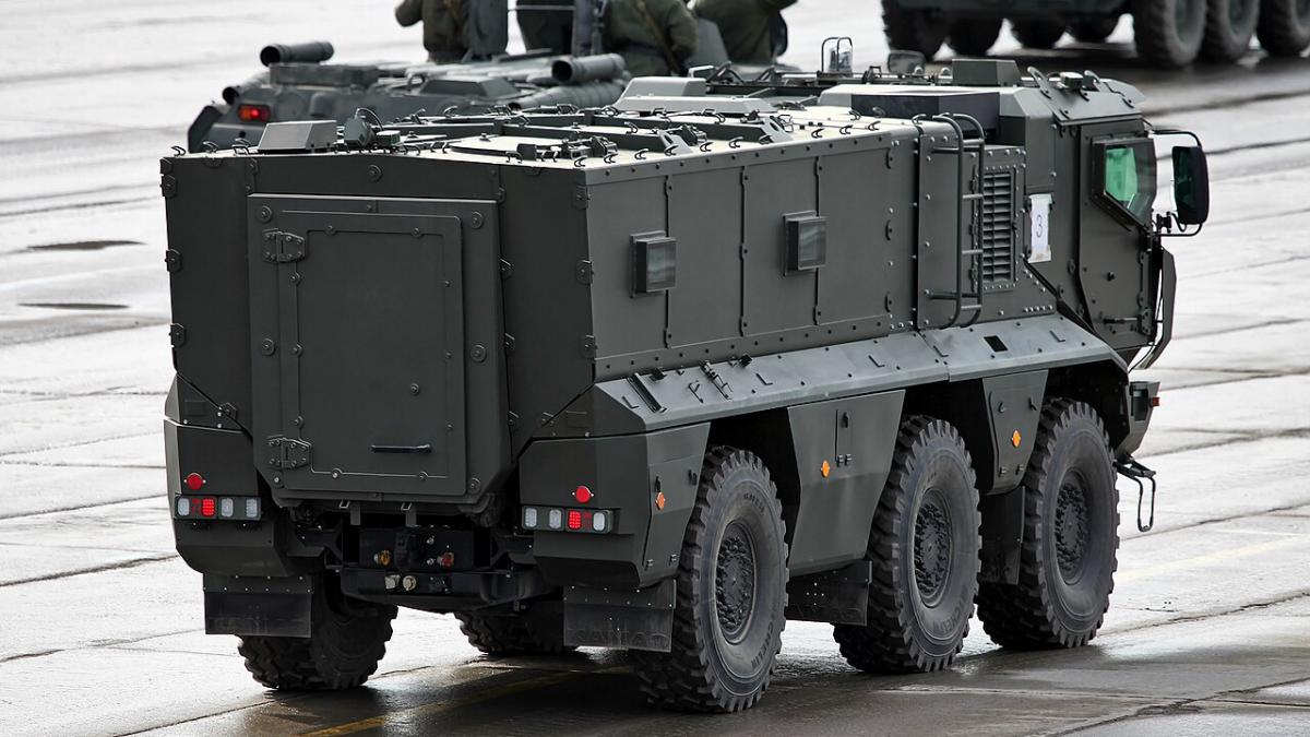 Военный автомобиль
