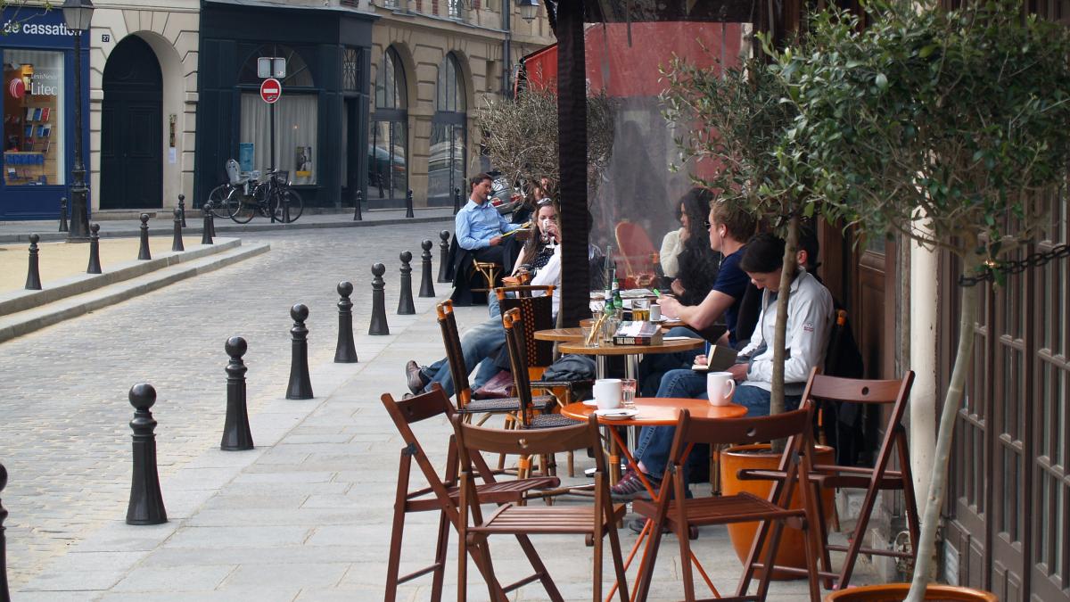 A cafe near the medical school, Paris 14 April 2010