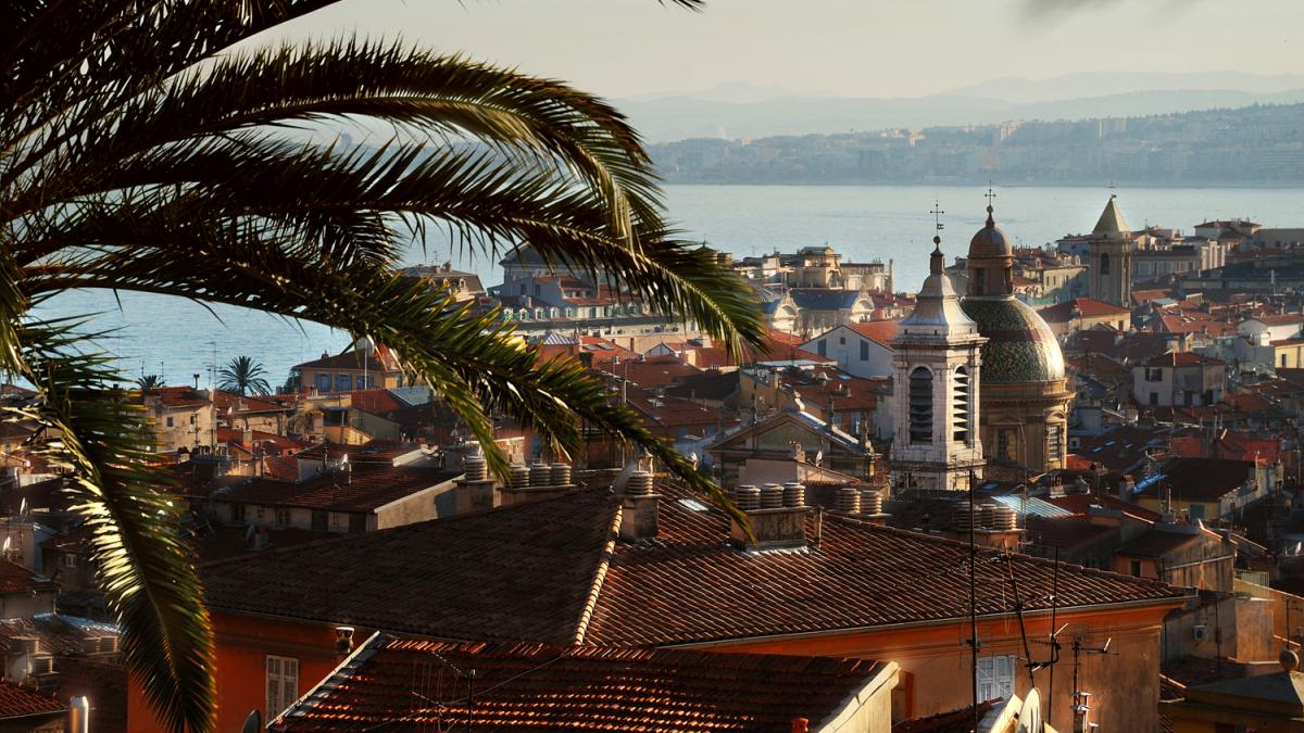 Ницца, Франция. Вид на старый город и Собор Св. Репараты