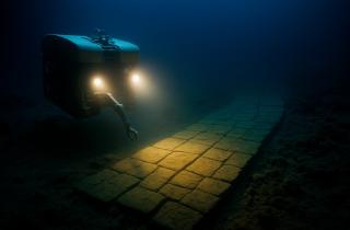 Учёные обнаружили каменную стену под водой, построенную более 7000 лет назад – Ив Фуке