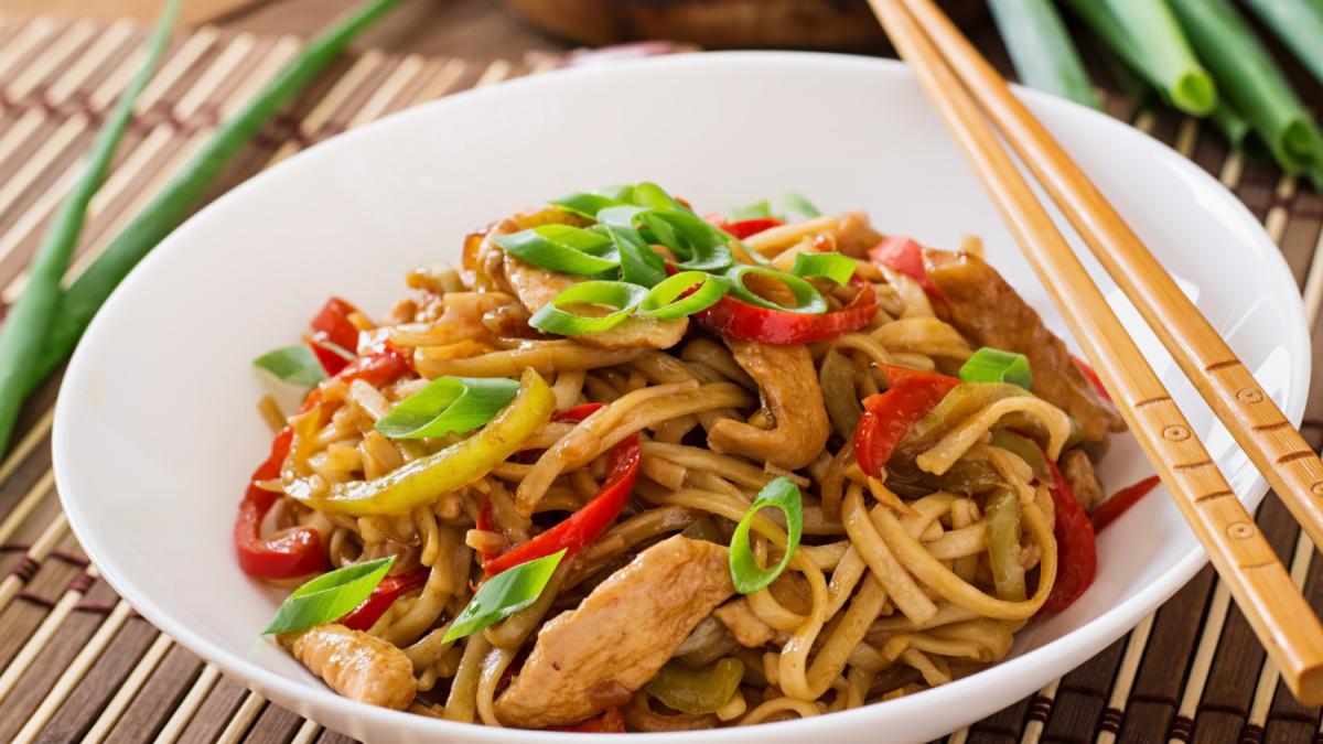 Удон с курицей