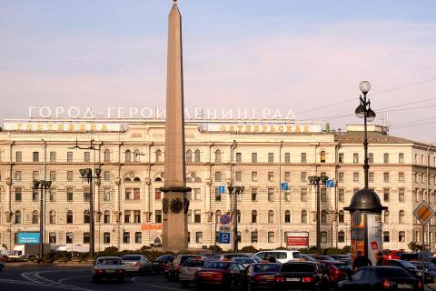 В Петербурге могут запретить мигрантам работать курьерами
