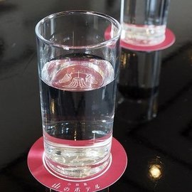 Врач Лазуренко назвала воду идеальным напитком для детокса
