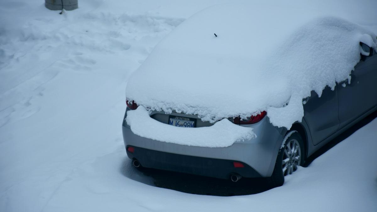 Автомобиль в снегу