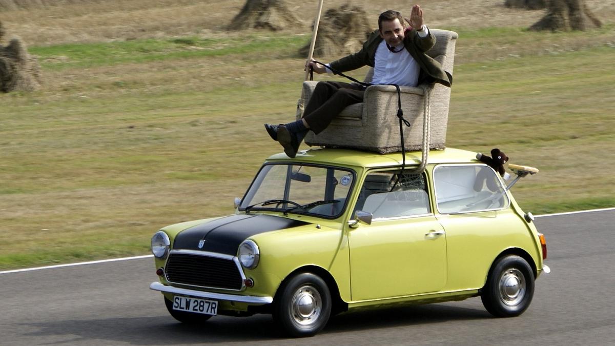 Роуэн Аткинсон на Mini на автодроме Гудвуд Роуэн Аткинсон на Mini на автодроме Гудвуд