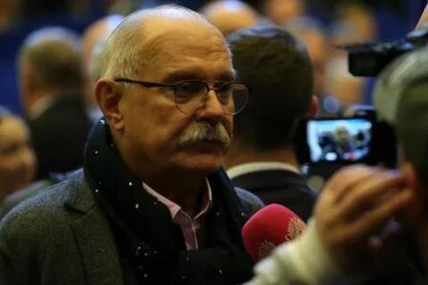 Михалков похвалил Юру Борисова, но раскритиковал «Анору»