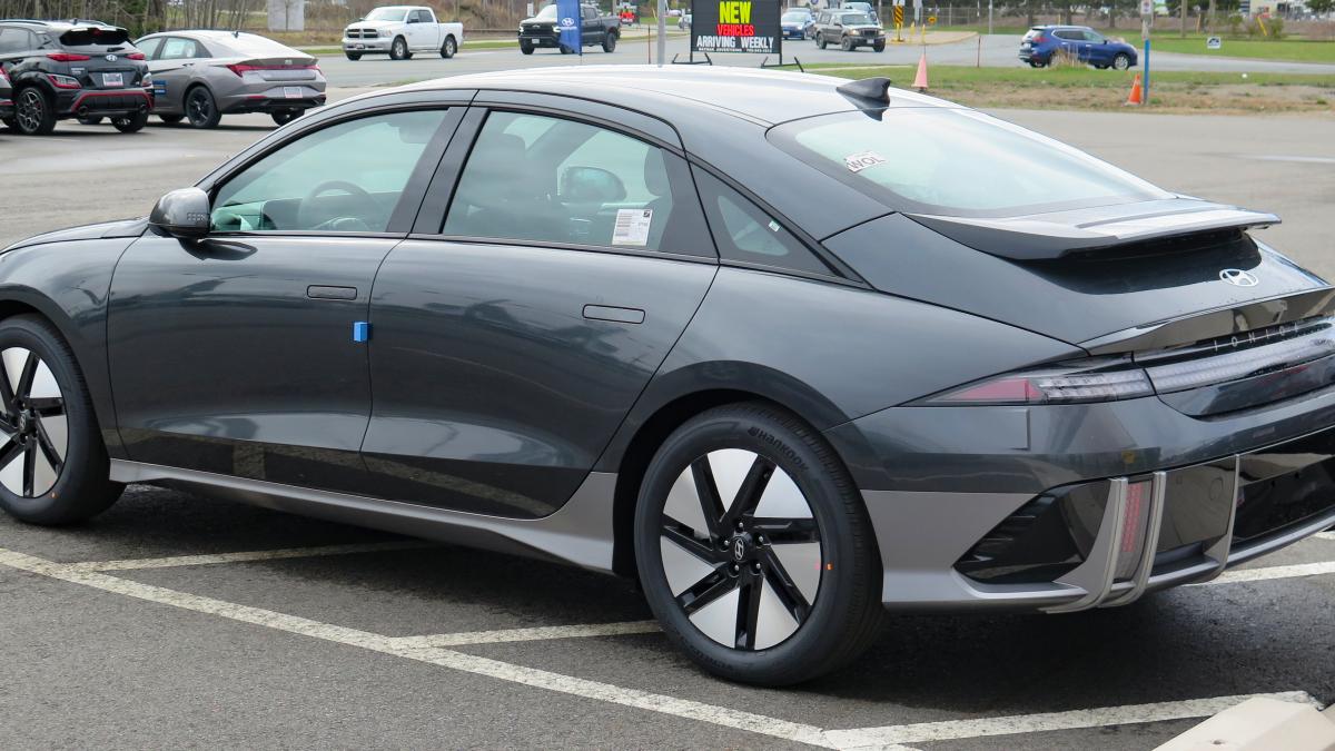 Hyundai Ioniq 6 Hyundai Ioniq 6
