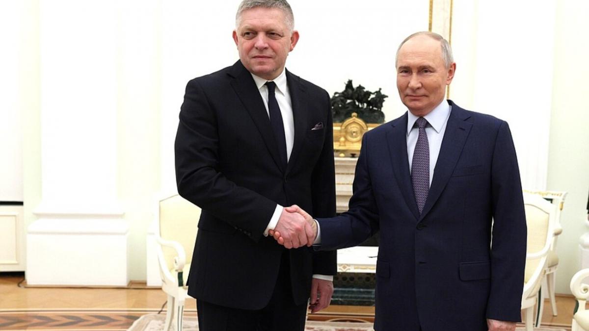 Роберт Фицо и Владимир Путин Роберт Фицо и Владимир Путин