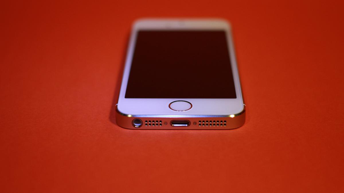 Apple iPhone 5s (15028879486) Apple iPhone 5s (15028879486)