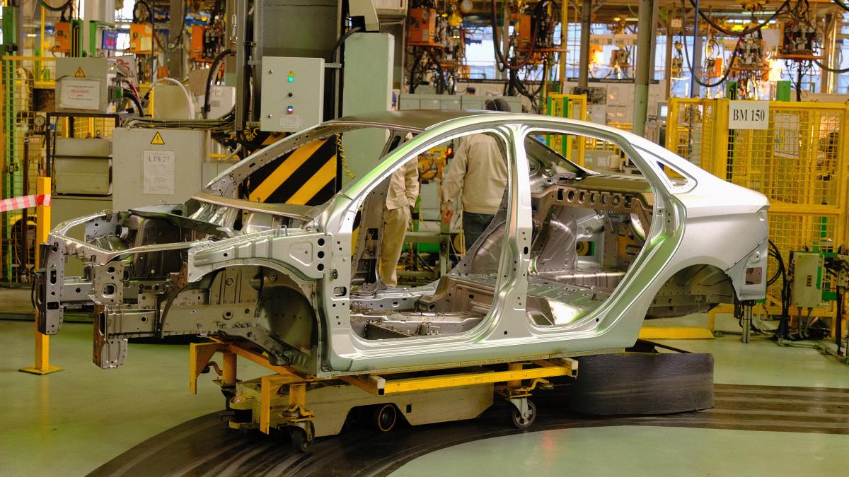 Сварочный цех Ижевского автозавода