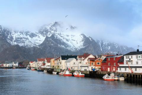 Hurtigruten запустила уникальные круизы по отдаленным деревням Норвегии с посещением традиционных мероприятий