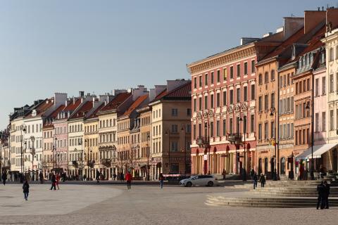 Летние фестивали и рождественские ярмарки: чем Варшава привлекает туристов круглый год